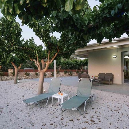 Amfithea Villas Petrokefali エクステリア 写真
