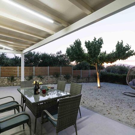 Amfithea Villas Petrokefali エクステリア 写真