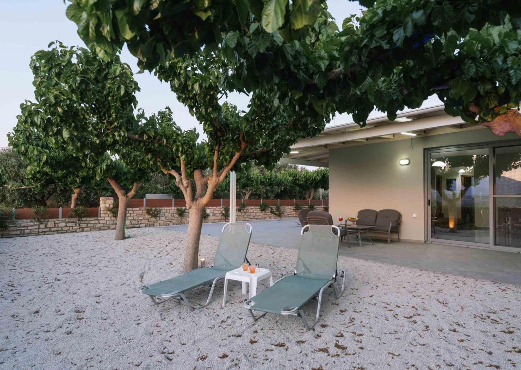 Amfithea Villas Petrokefali エクステリア 写真